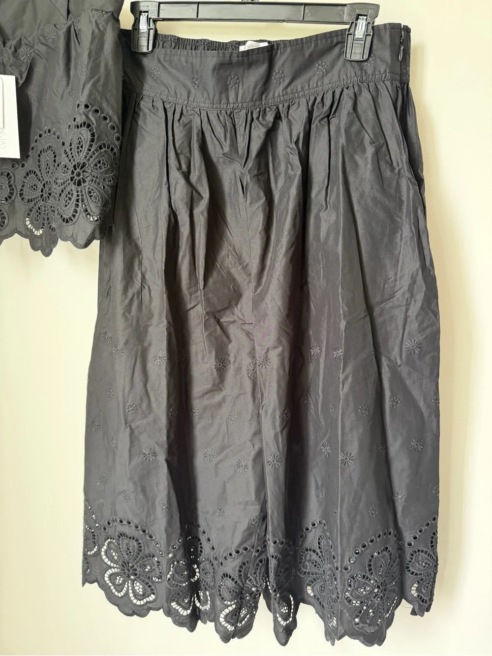 Caroline Constas Black Eyelet tank Top & Capri pant cotton two piece set - Picture 2 of 9